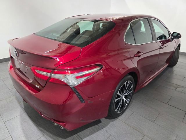 Used 2018 Toyota Camry SE image 5