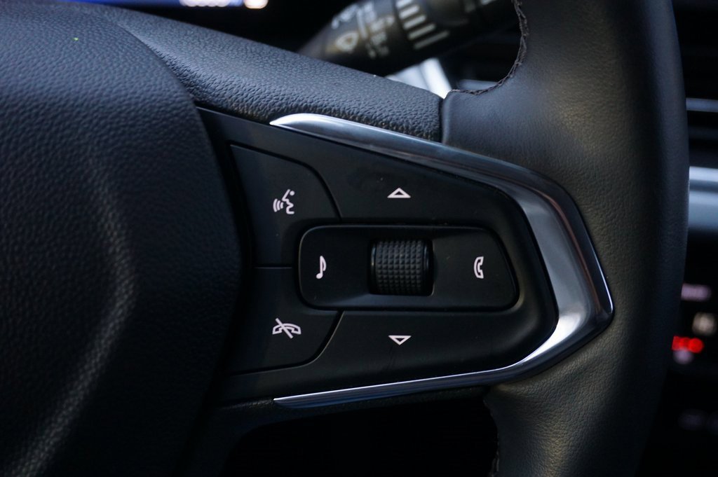 Certified 2024 Chevrolet Trax LT w/ LT Convenience Package image 20