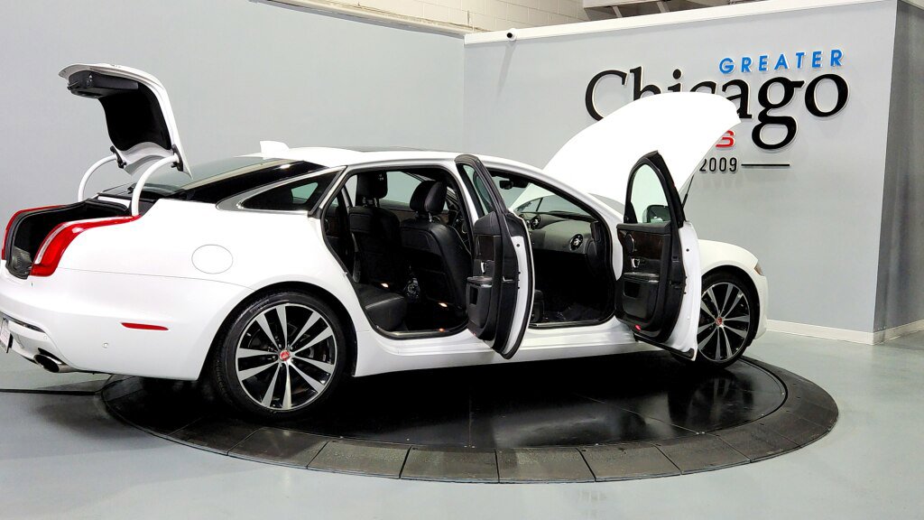 Used 2019 Jaguar XJ AWD image 13