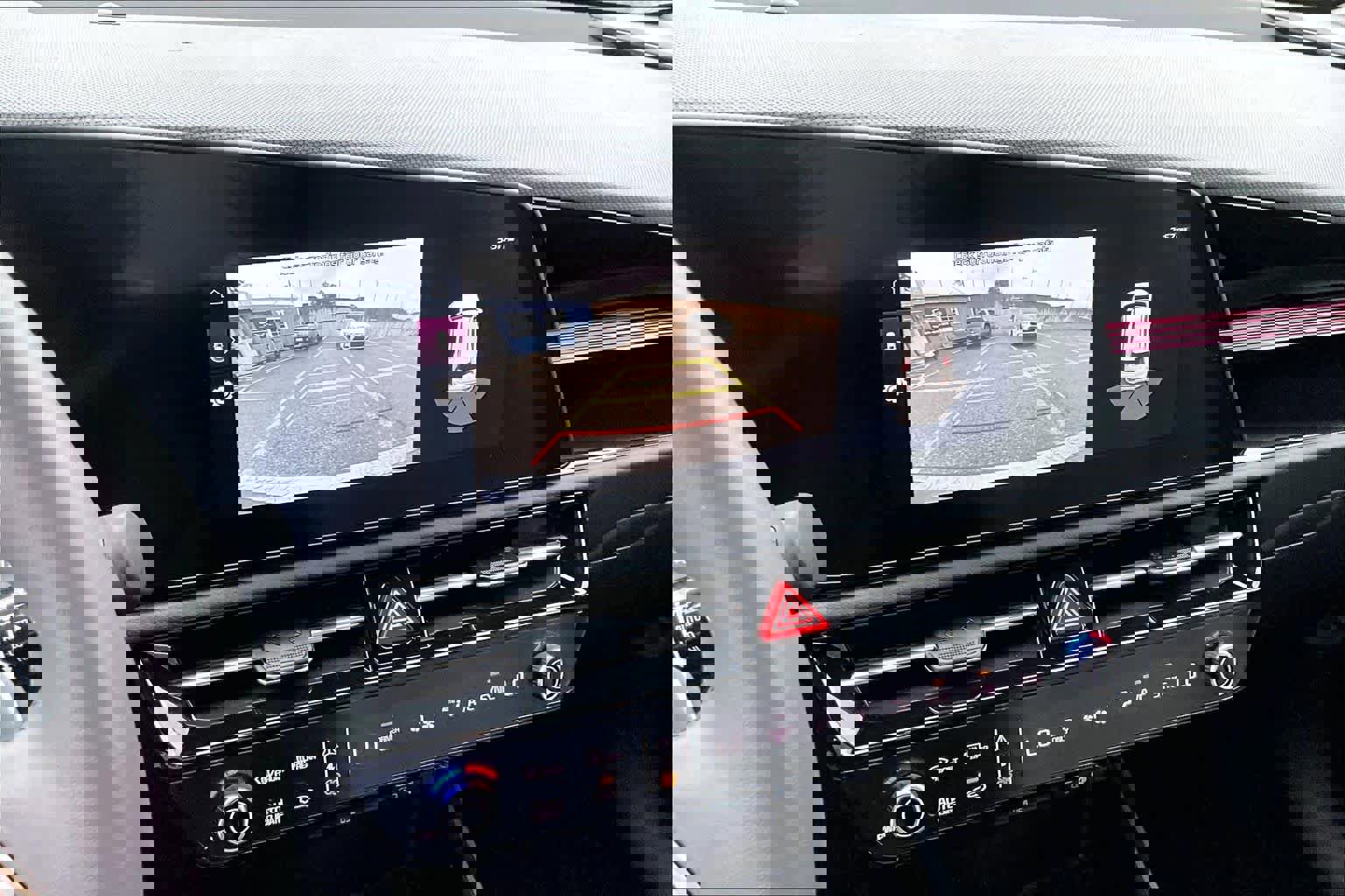 Used 2023 Kia Niro EX image 32