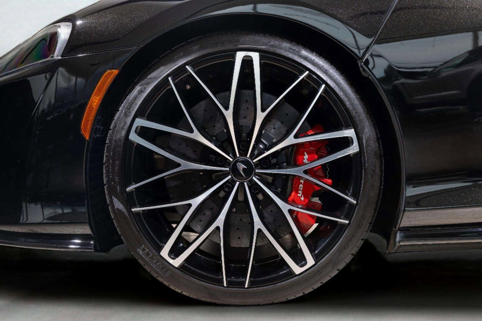 Used 2023 McLaren GT image 33