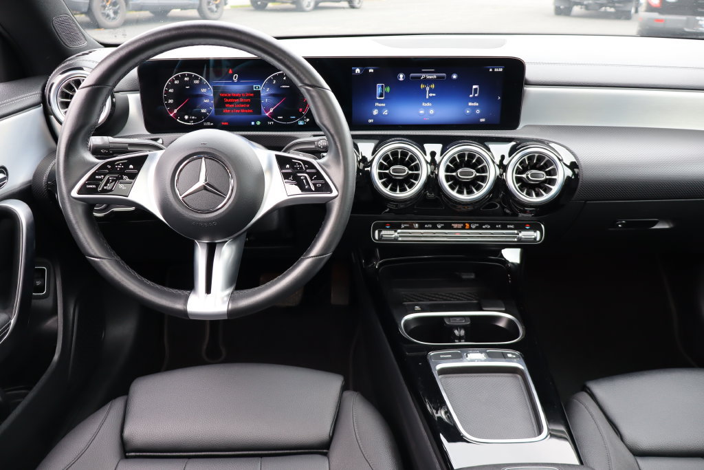 Used 2025 Mercedes-Benz CLA 250 4MATIC image 6