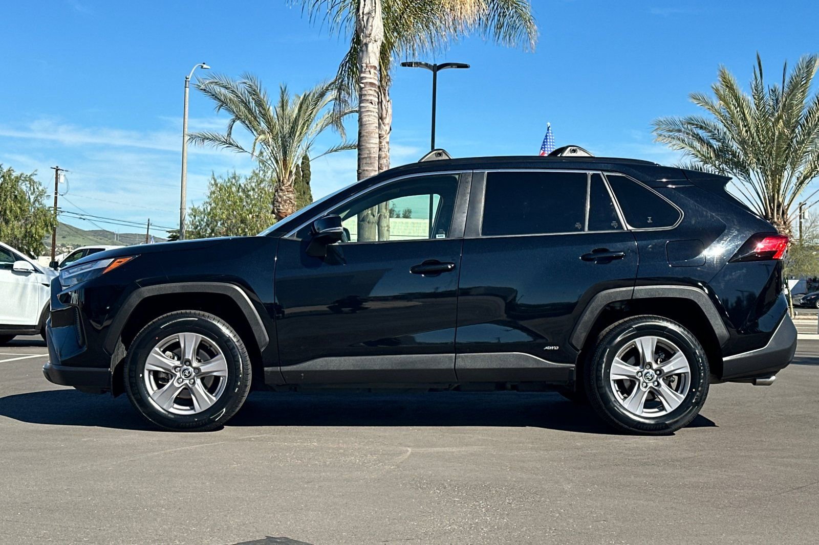 Used 2022 Toyota RAV4 XLE w/ Convenience Package image 7