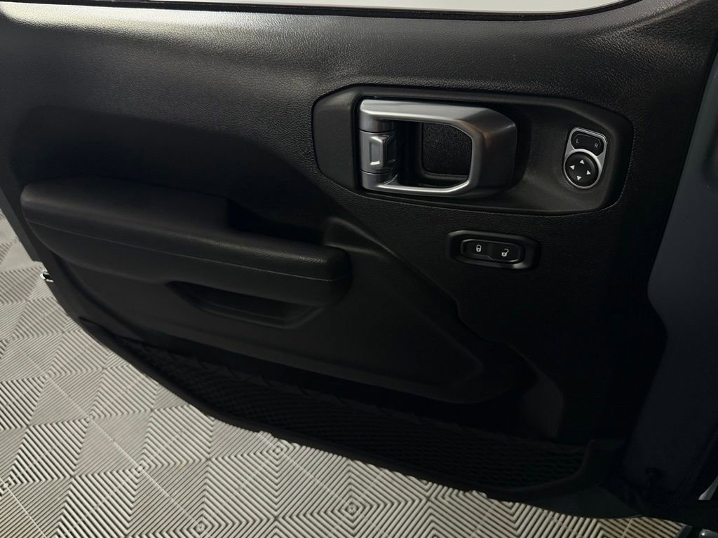 Used 2025 Jeep Wrangler Willys 4xe image 27