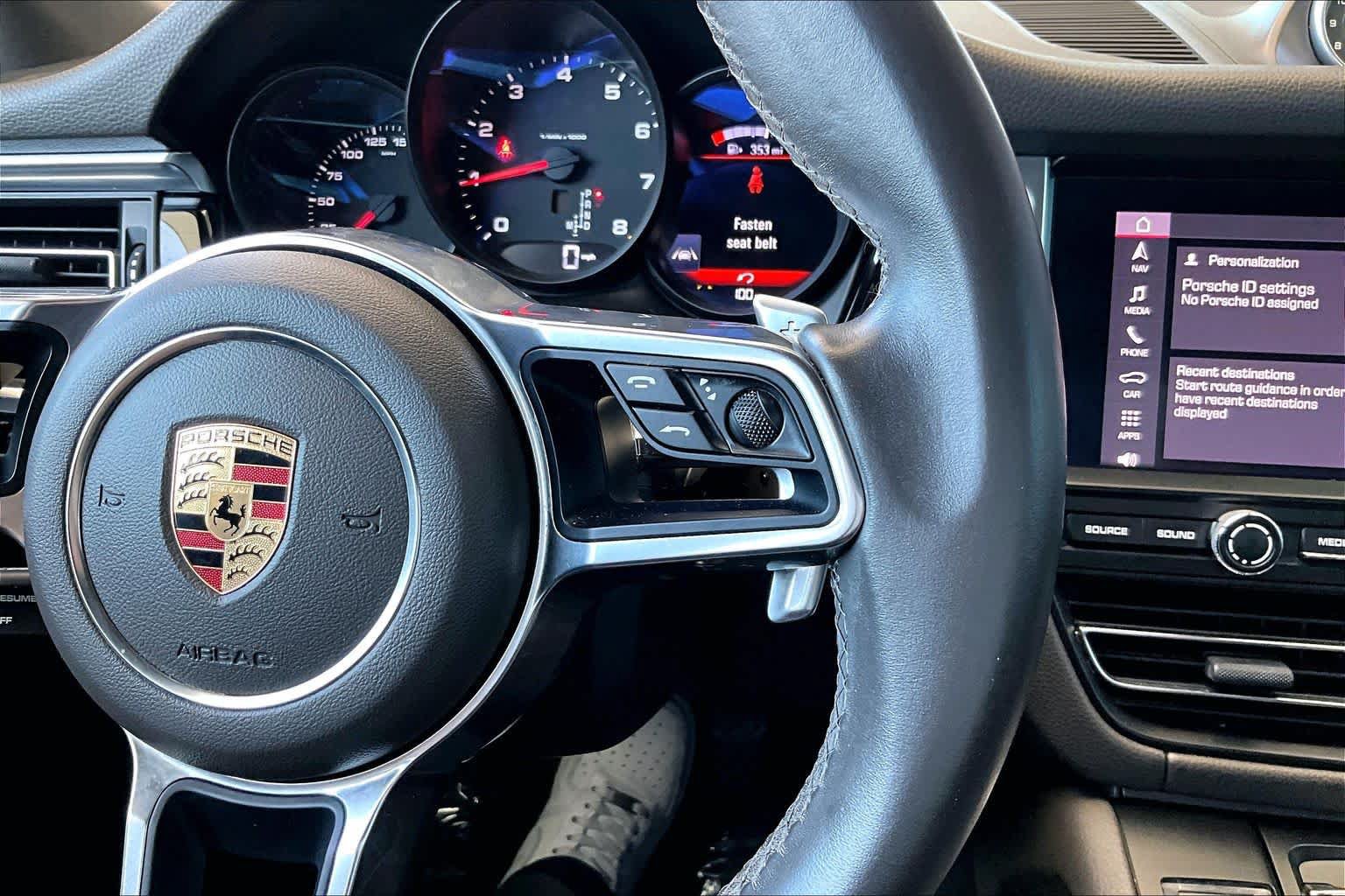 Used 2019 Porsche Macan AWD/4WD image 22