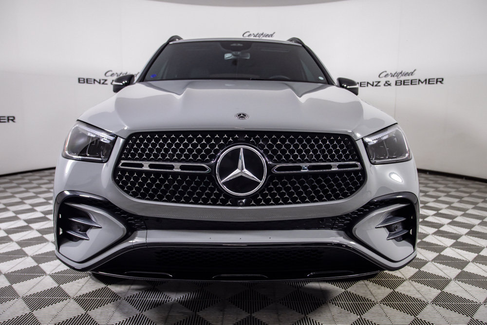 Used 2025 Mercedes-Benz GLE 450e 4MATIC w/ AMG Line Exterior image 4