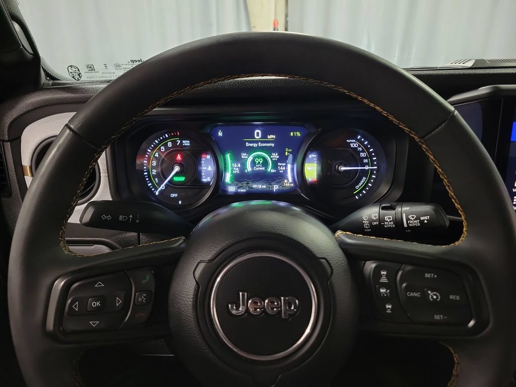 Used 2024 Jeep Wrangler Unlimited AWD/4WD image 14