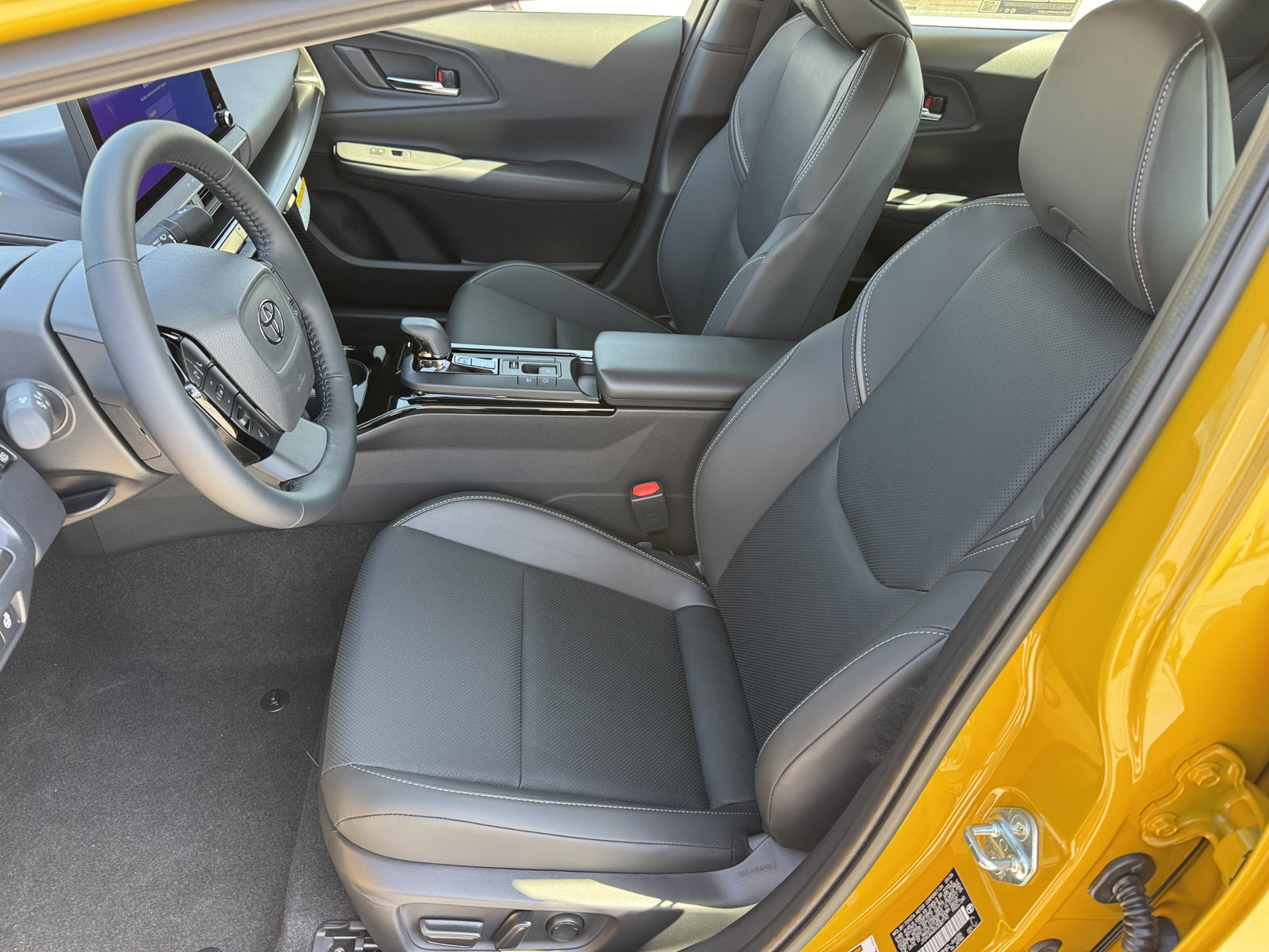 New 2027 Toyota Prius FWD image 2