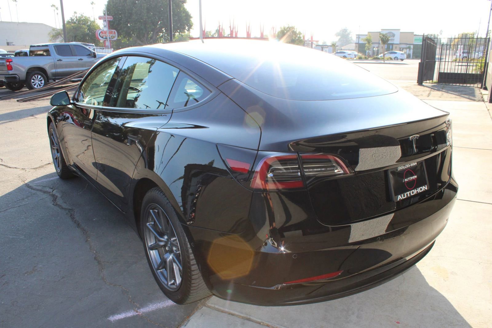 Used 2022 Tesla Model 3 Standard Range image 10
