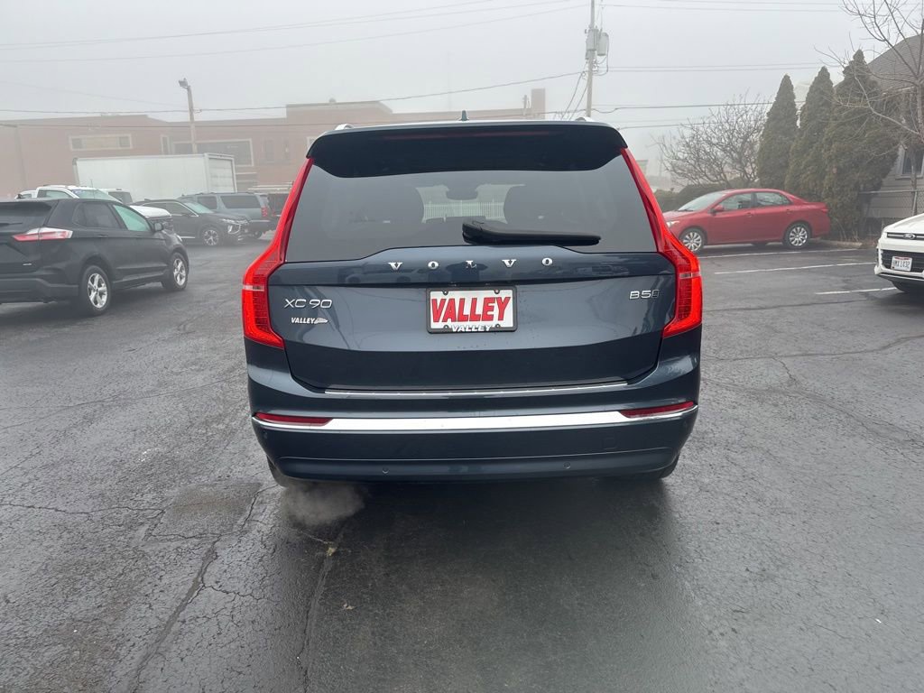 Used 2025 Volvo XC90 B5 Plus w/ Protection Package Premier image 11