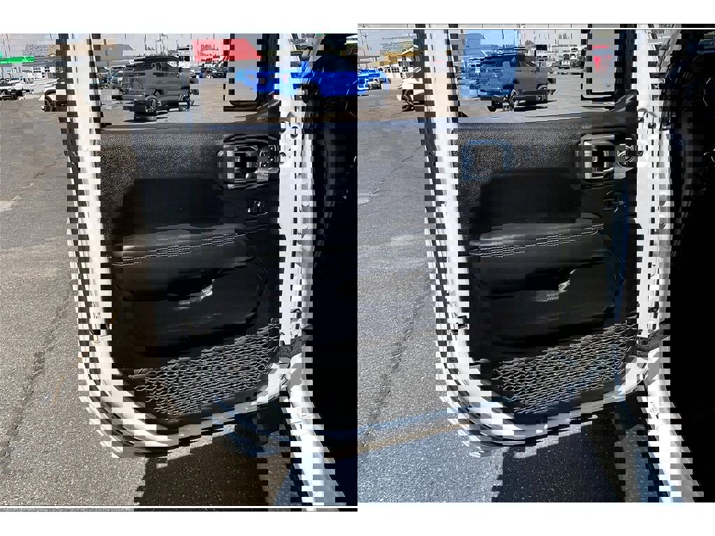 Used 2022 Jeep Wrangler Unlimited Sahara image 23