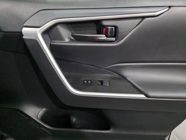 Used 2025 Toyota RAV4 LE AWD/4WD image 13