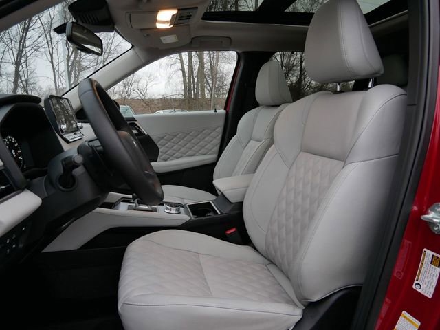 Used 2025 Mitsubishi Outlander SEL AWD/4WD image 14