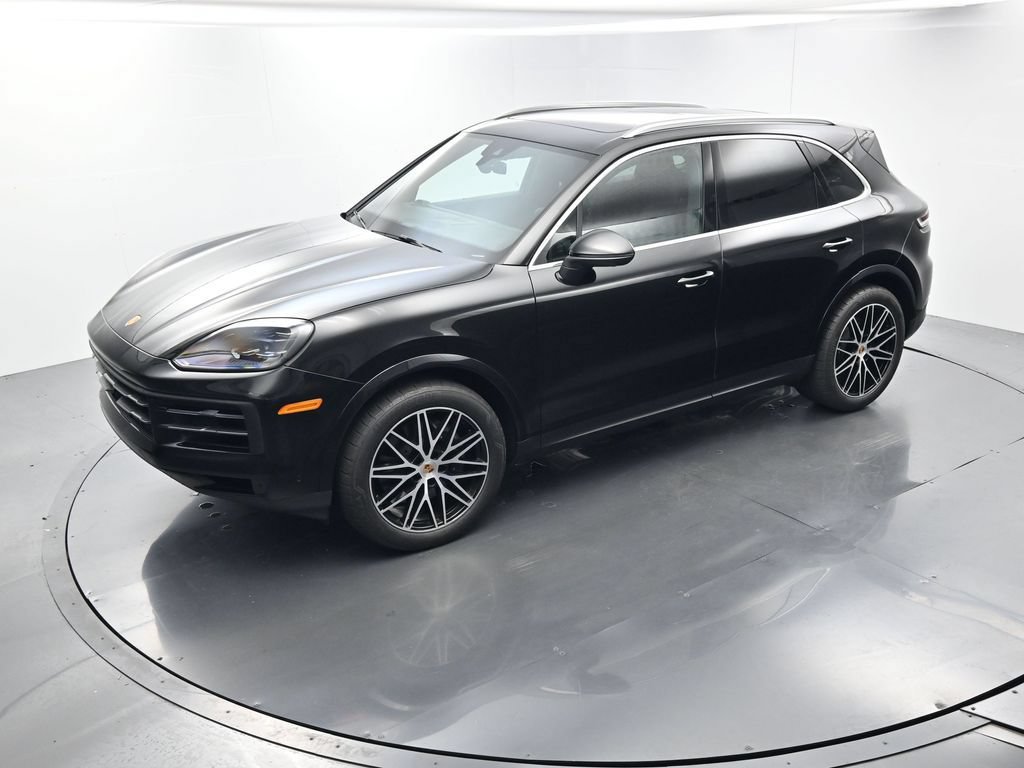 Certified 2025 Porsche Cayenne AWD/4WD image 31