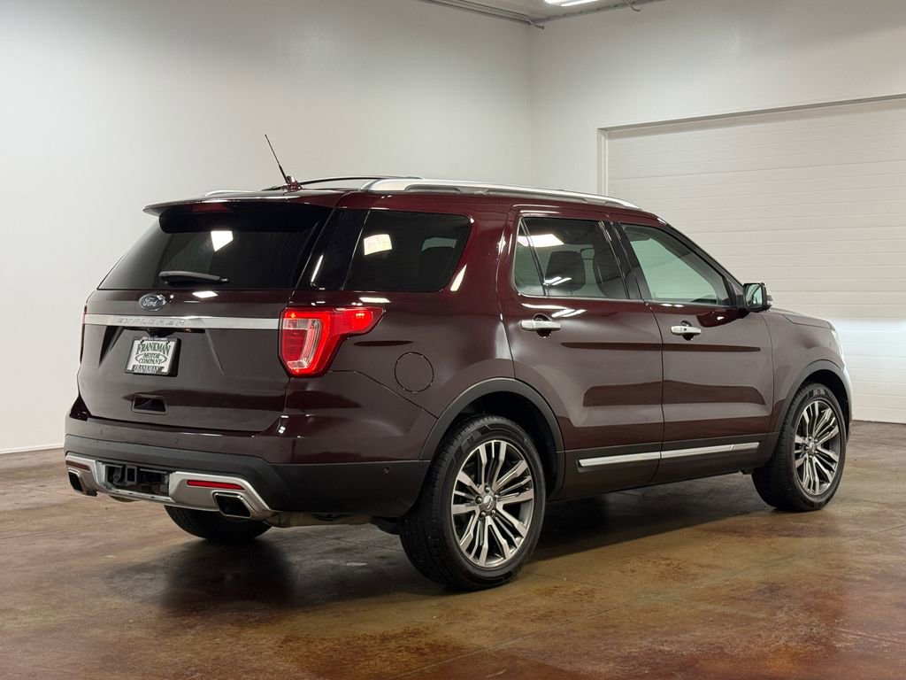 Used 2018 Ford Explorer Platinum AWD/4WD image 4