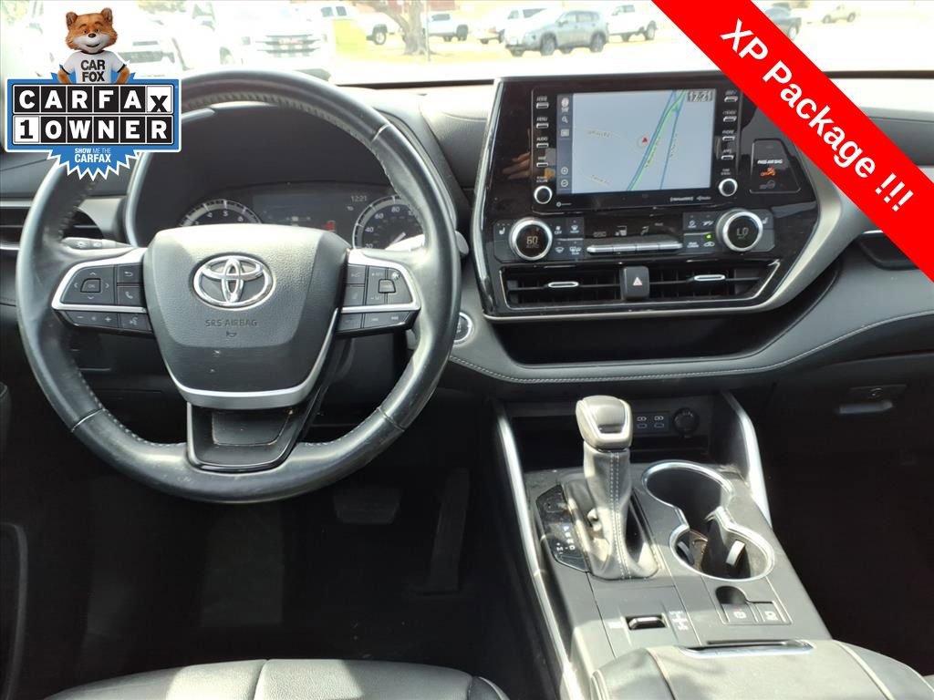 Used 2022 Toyota Highlander XLE image 14