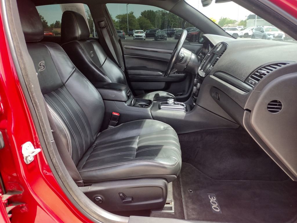 Used 2016 Chrysler 300 S AWD/4WD image 17
