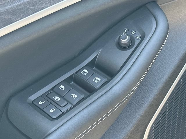 Used 2023 Jeep Grand Cherokee 4WD 4xe w/ Luxury Tech Group II image 14