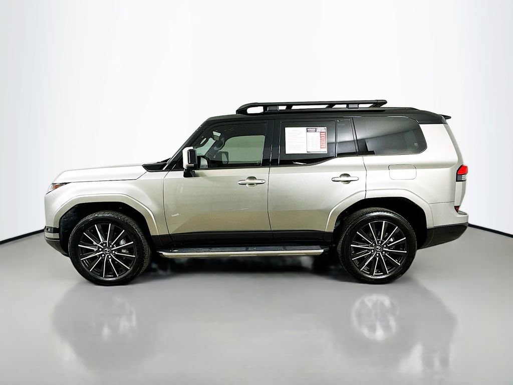Used 2025 Lexus GX 550 w/ Accessory Package (Z1) image 5
