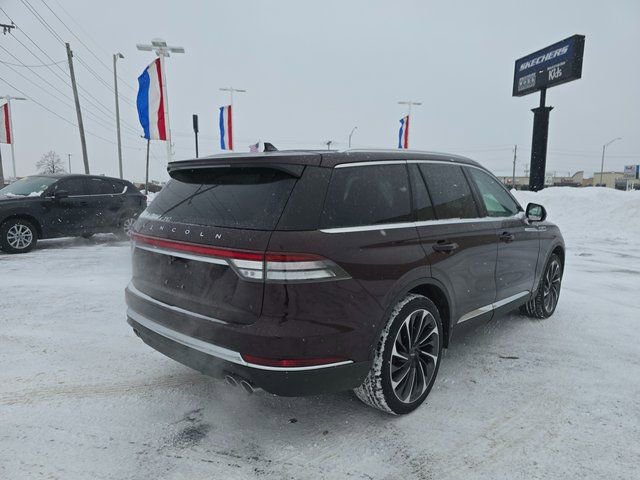 Used 2024 Lincoln Aviator Reserve w/ Equipment Group 201A image 4