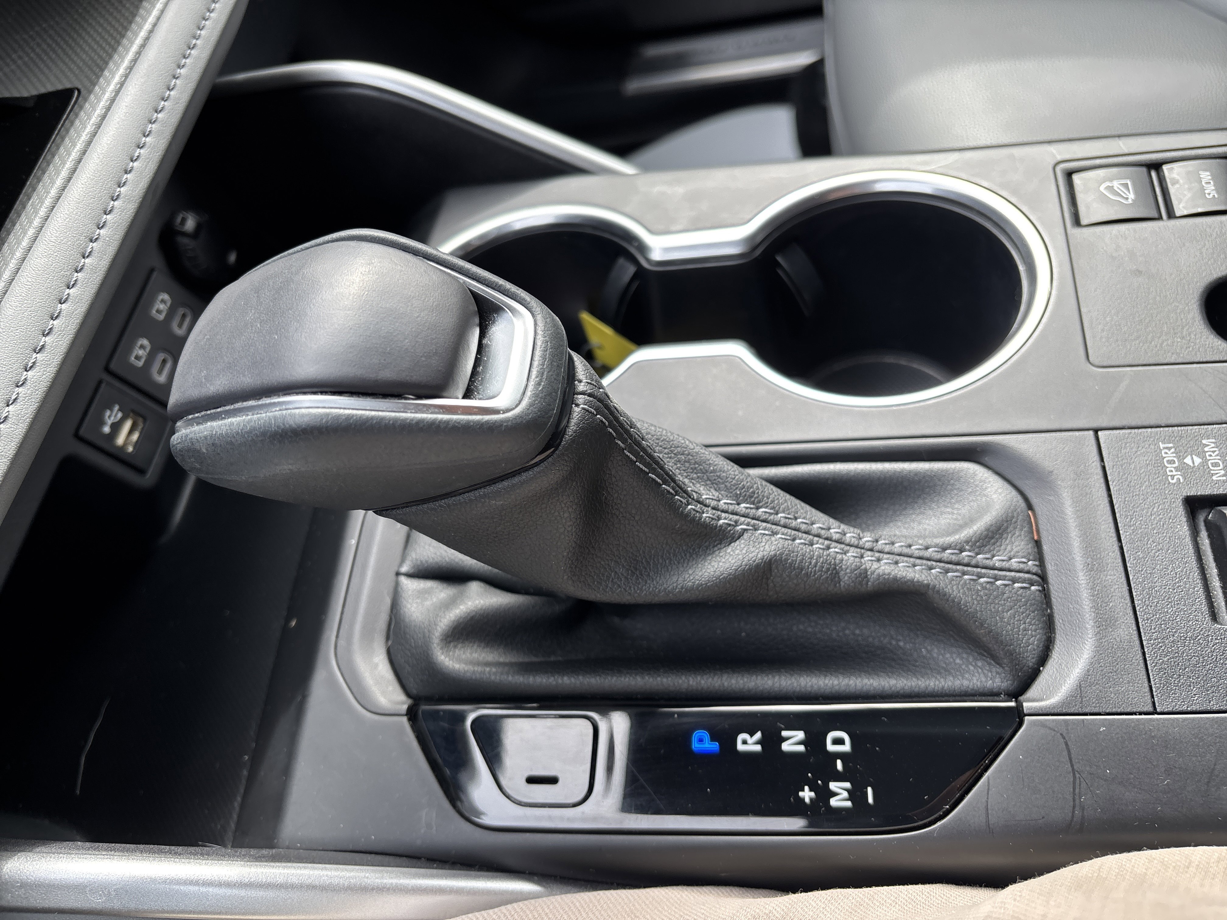 Used 2024 Toyota Highlander XLE image 25