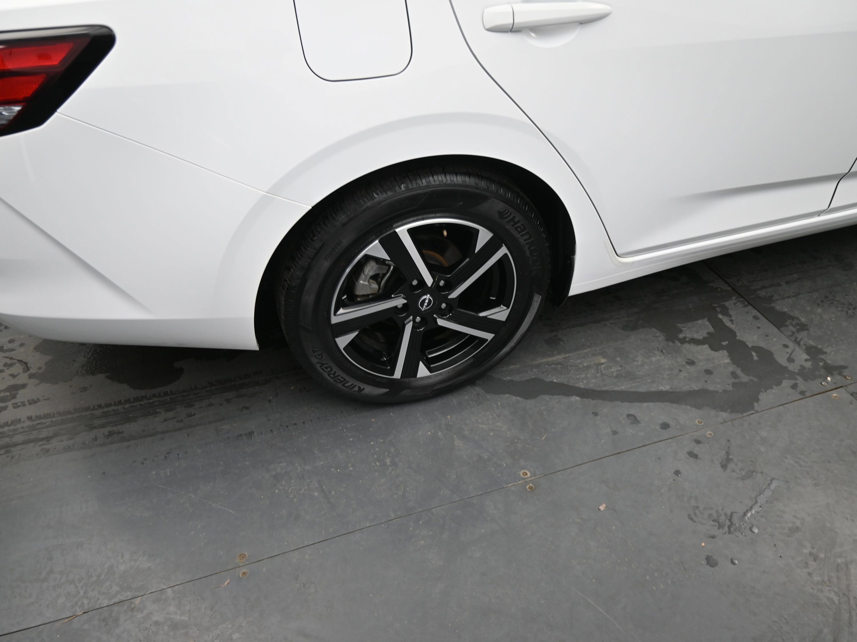 Used 2024 Nissan Sentra SV image 11