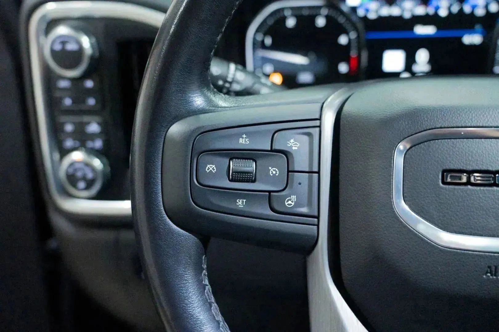 Used 2022 GMC Sierra 2500 Denali w/ Denali Ultimate Package image 36