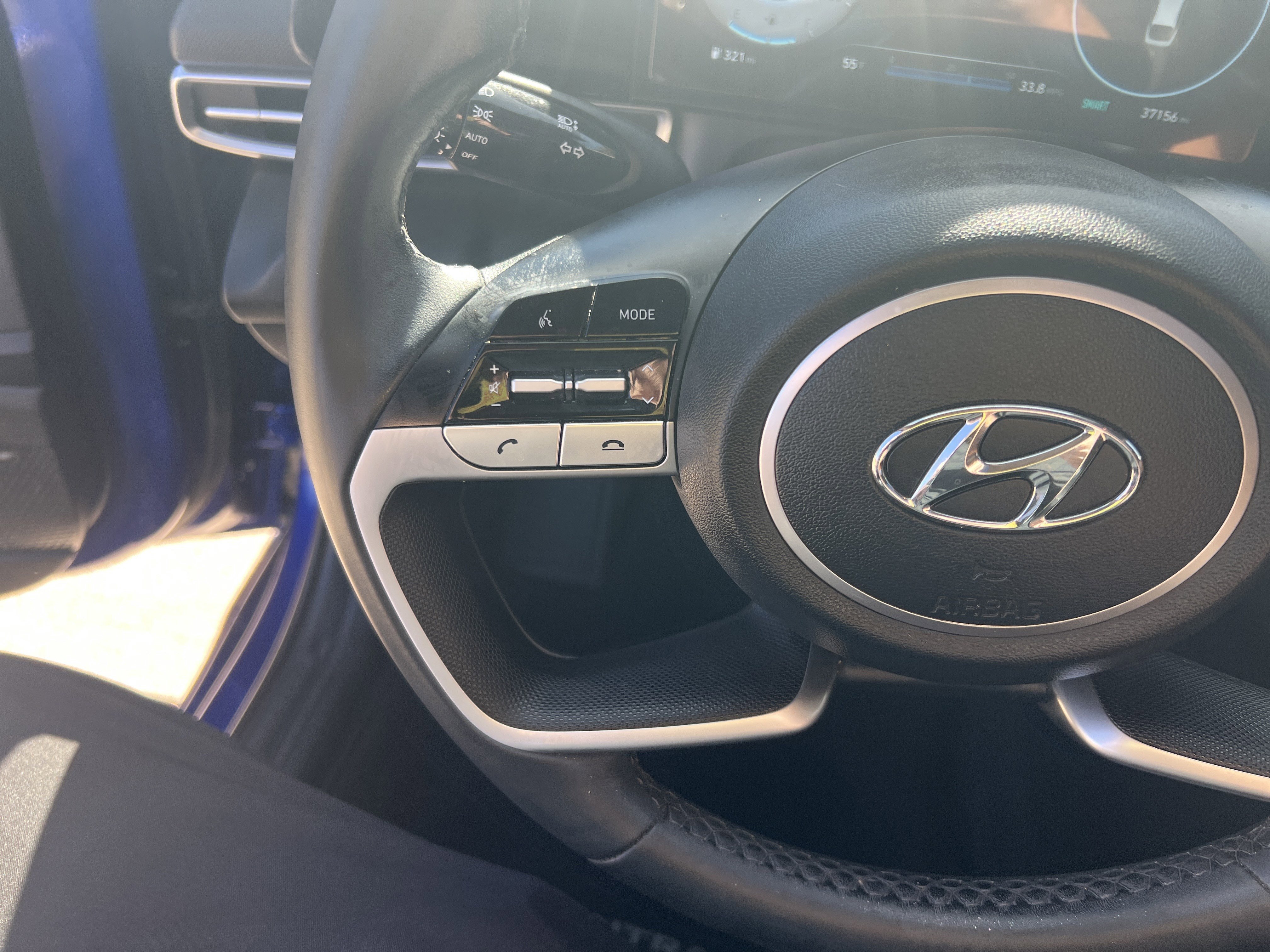 Used 2022 Hyundai Elantra Limited image 18