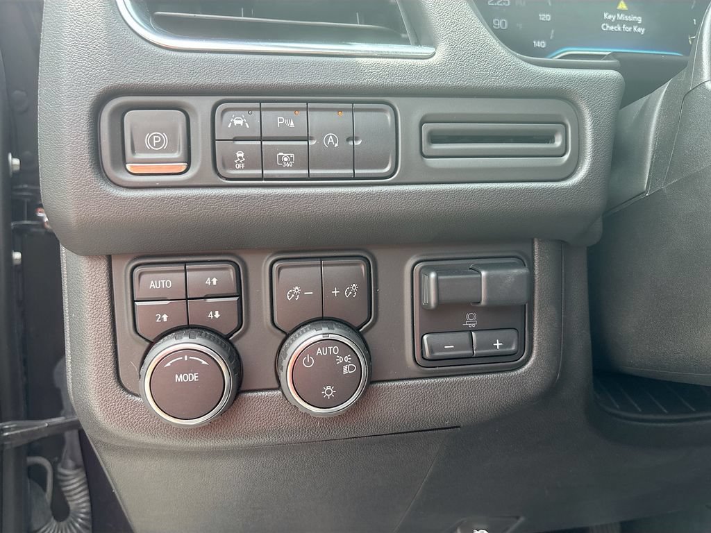 Used 2024 Chevrolet Tahoe RST w/ Luxury Package AWD/4WD image 32