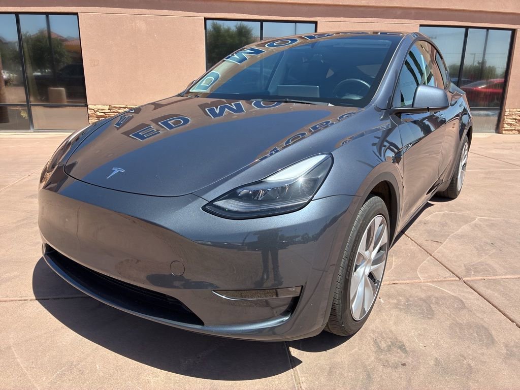 Used 2023 Tesla Model Y Long Range AWD/4WD image 2