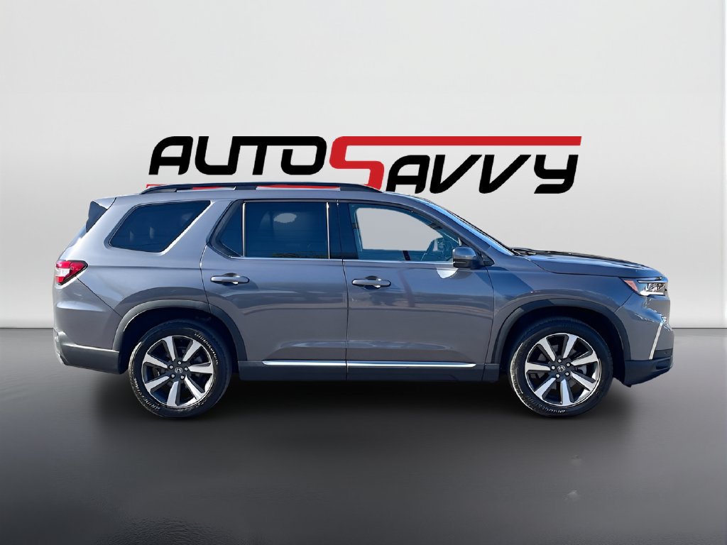 Used 2025 Honda Pilot Touring image 8