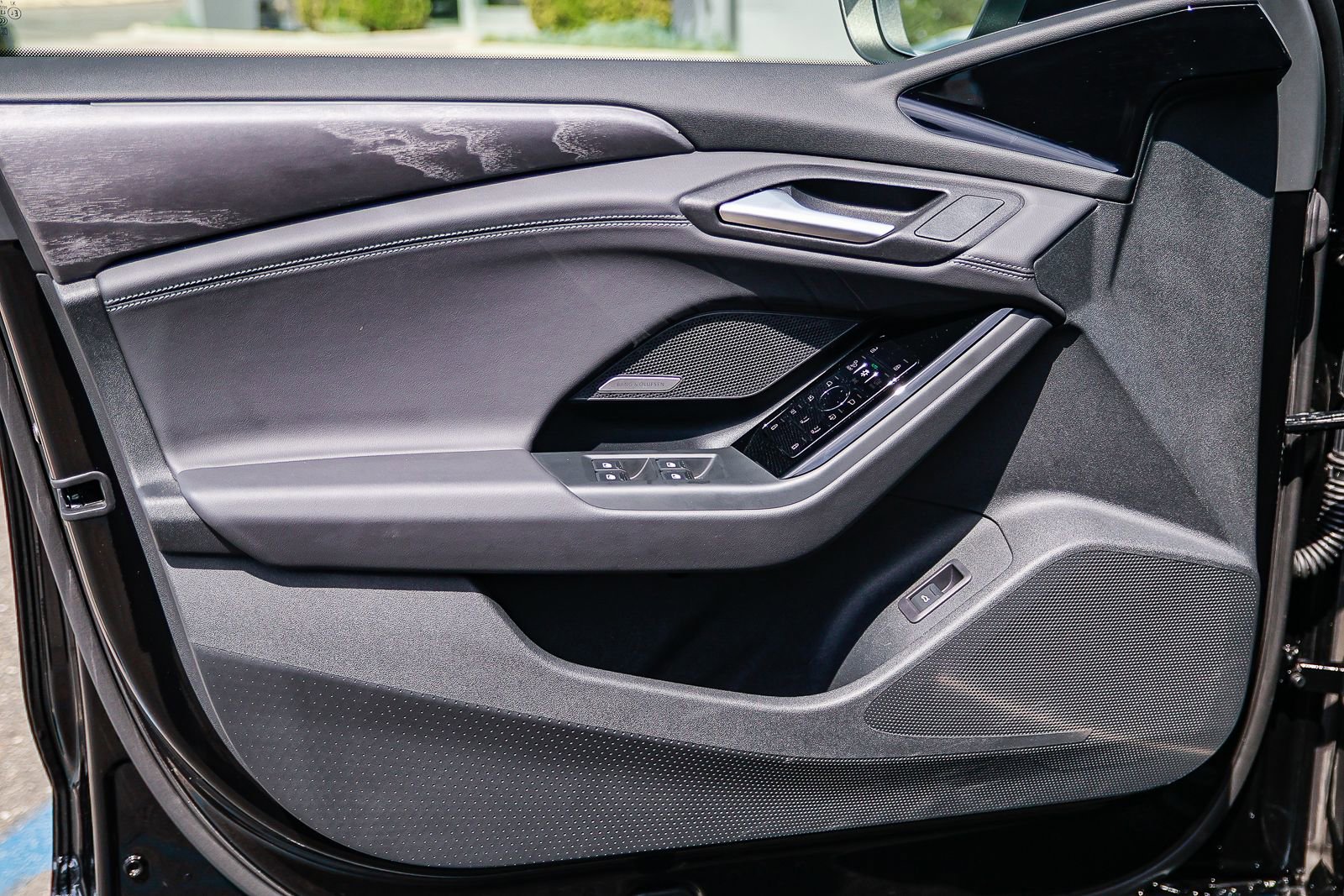 Certified 2025 Audi A6 e-tron Premium Plus w/ Premium Plus image 23