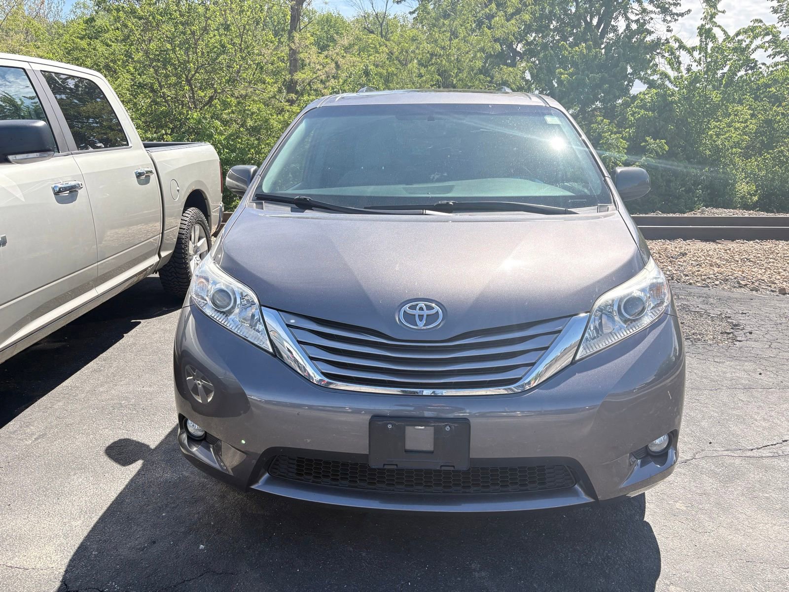Used 2016 Toyota Sienna XLE w/ XLE Navigation Package AWD/4WD image 2
