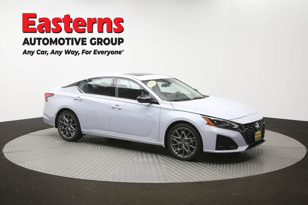 Used 2023 Nissan Altima 2.0 SR FWD image 48