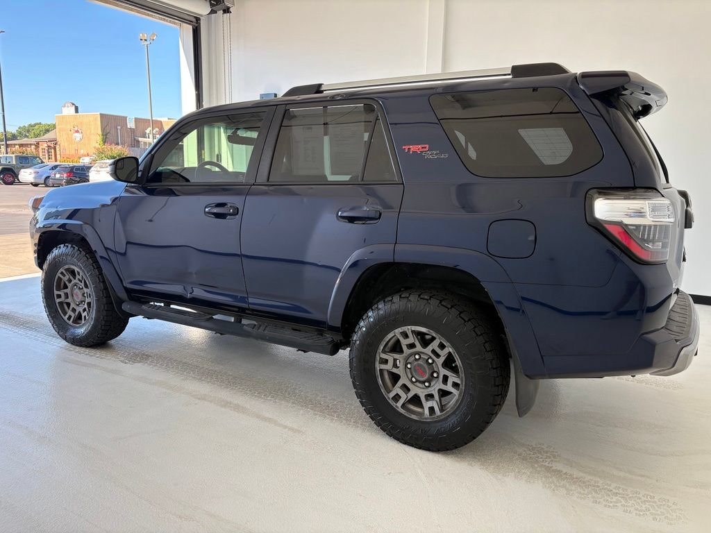 Used 2018 Toyota 4Runner TRD Off-Road AWD/4WD image 17