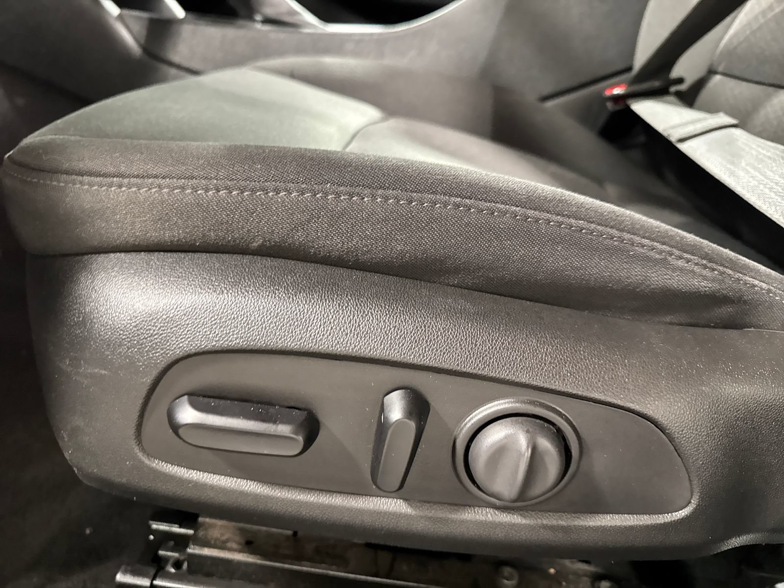 Used 2021 Chevrolet Malibu LT FWD image 17