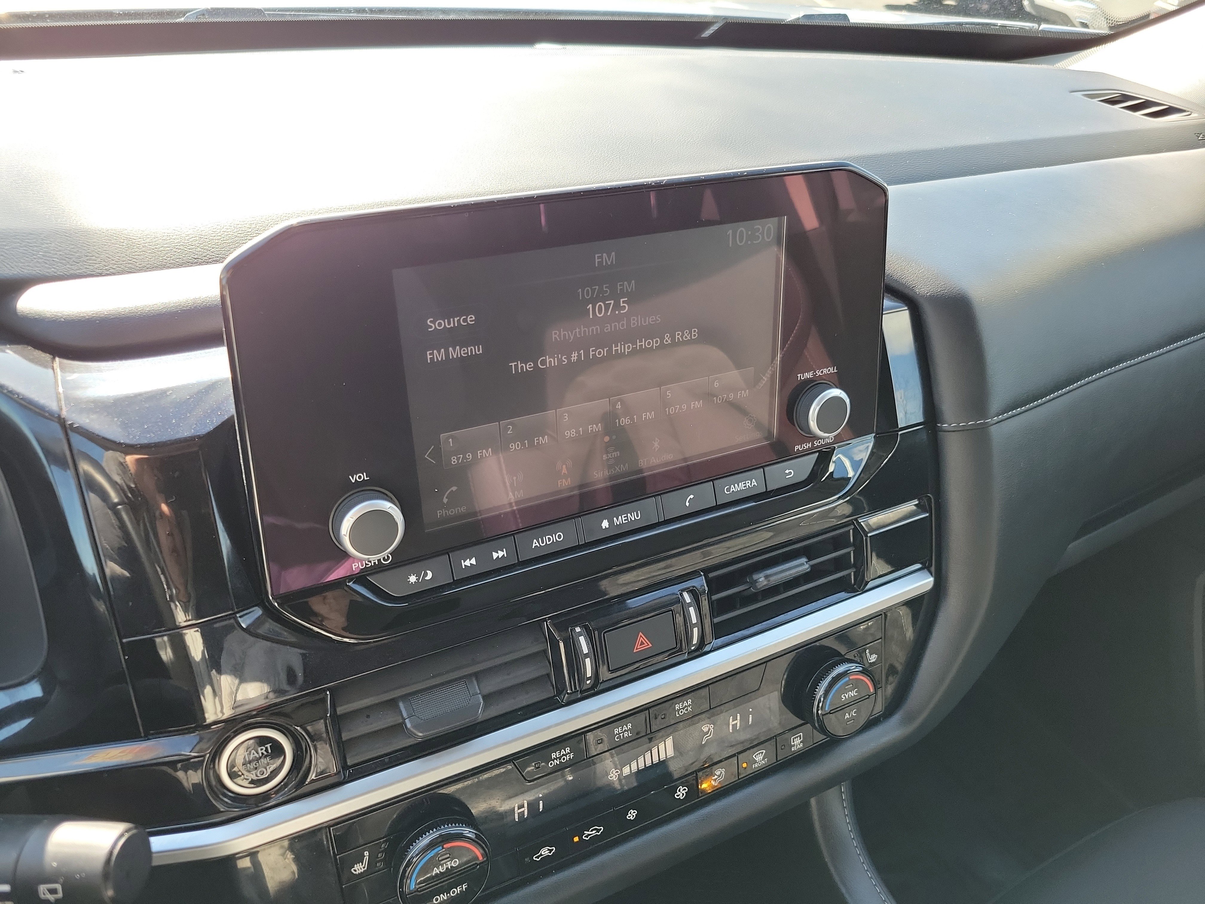 Used 2024 Nissan Pathfinder SV image 31