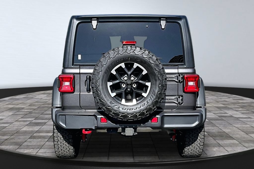 Used 2025 Jeep Wrangler Unlimited Rubicon w/ Convenience Group AWD/4WD image 23