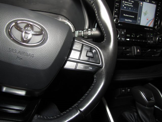 Used 2021 Toyota Highlander XLE image 6
