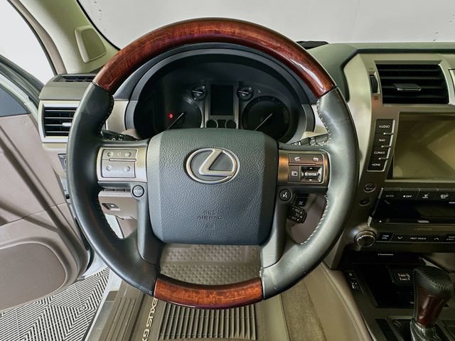 Used 2015 Lexus GX 460 w/ Premium Package AWD/4WD image 13