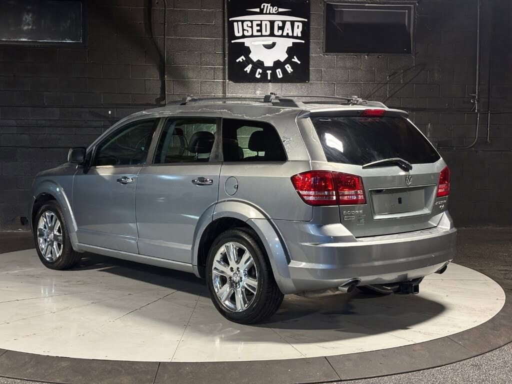 Used 2010 Dodge Journey R/T w/ Navigation & Sound Group I image 3