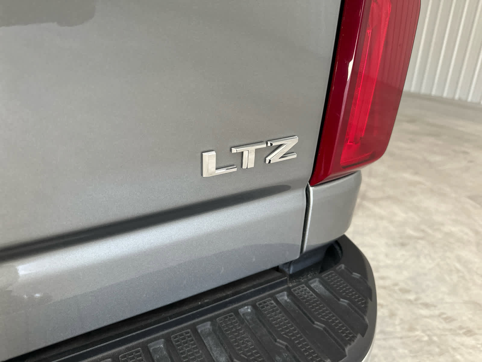 Used 2025 Chevrolet Silverado 3500 LTZ w/ LTZ Convenience Package image 18