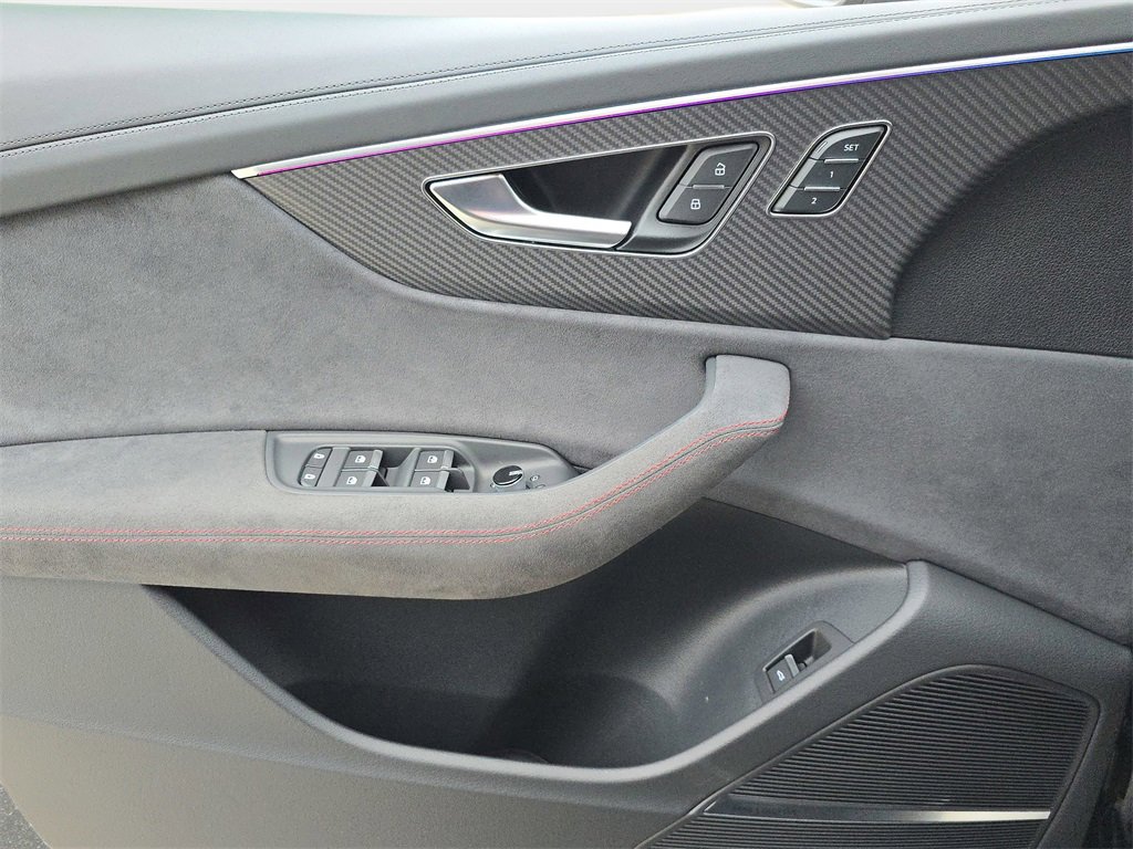 New 2025 Audi RS Q8 performance image 18