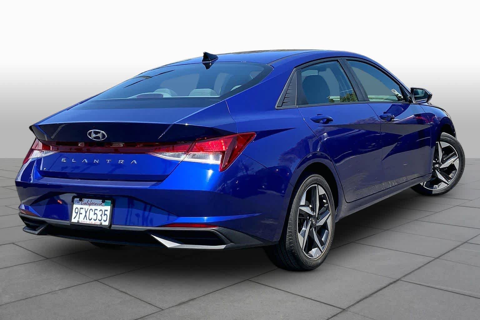 Used 2023 Hyundai Elantra SEL w/ Convenience Package FWD image 11