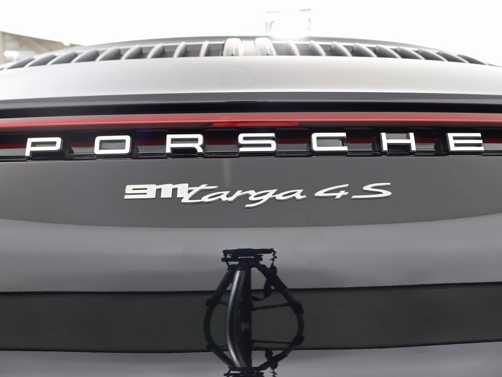 Certified 2021 Porsche 911 Targa 4S image 33