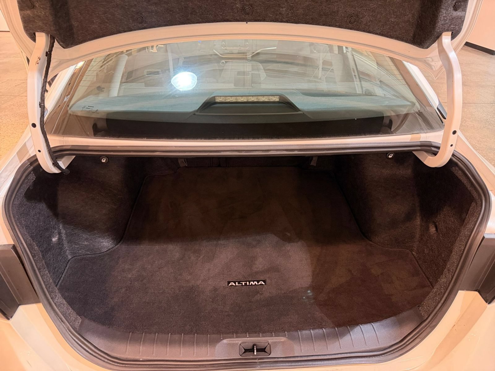 Used 2025 Nissan Altima 2.5 SV FWD image 29