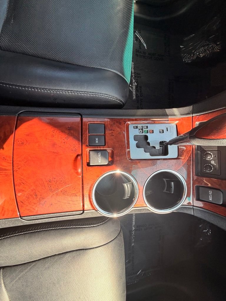 Used 2012 Toyota Highlander Limited FWD image 24