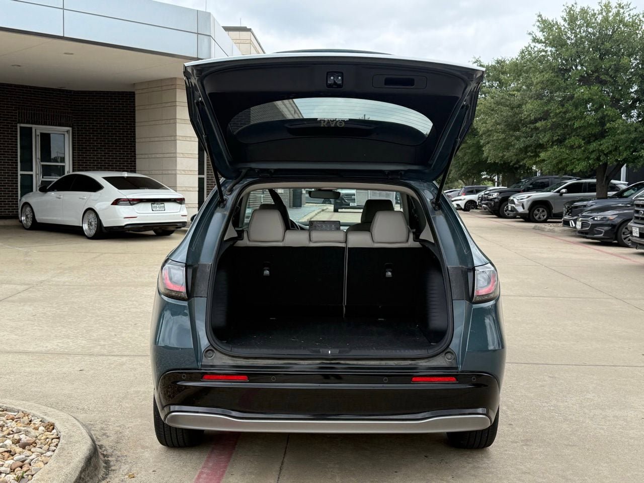 Used 2024 Honda HR-V EX-L image 4