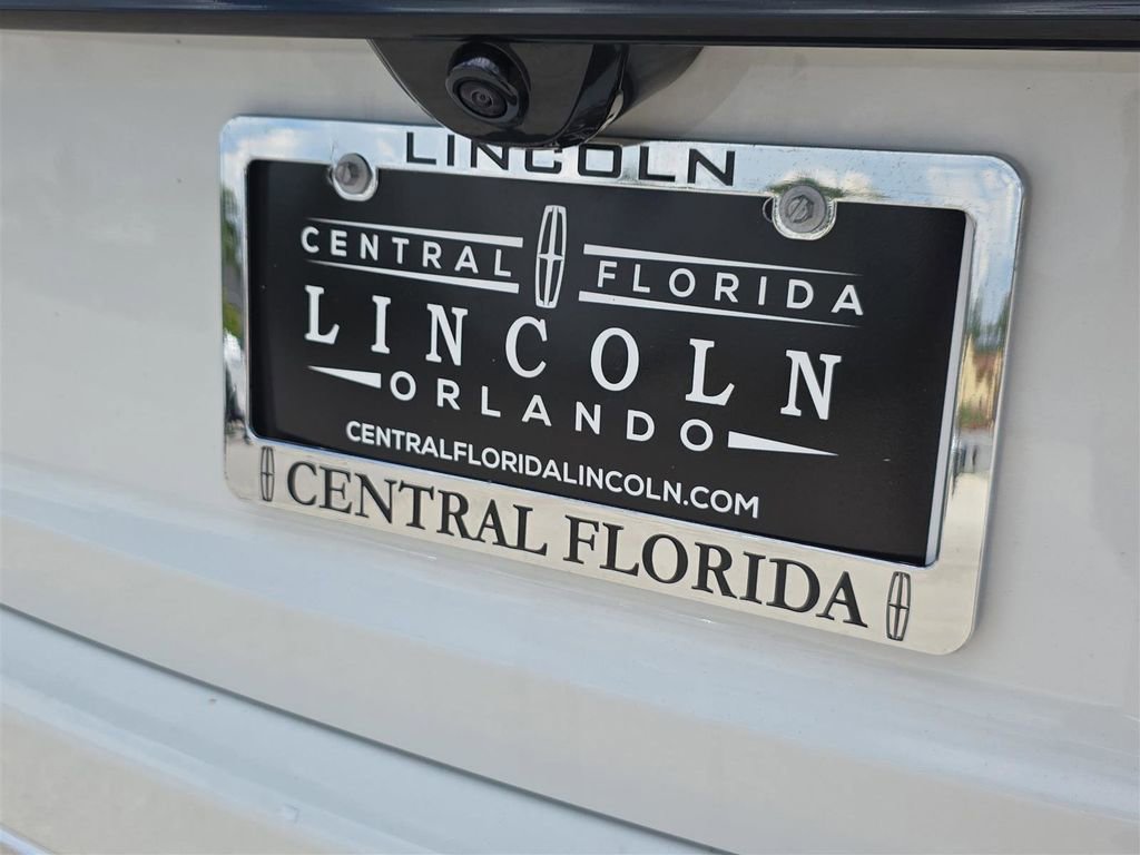 Used 2025 Lincoln Aviator Reserve w/ Equipment Group 201A image 6