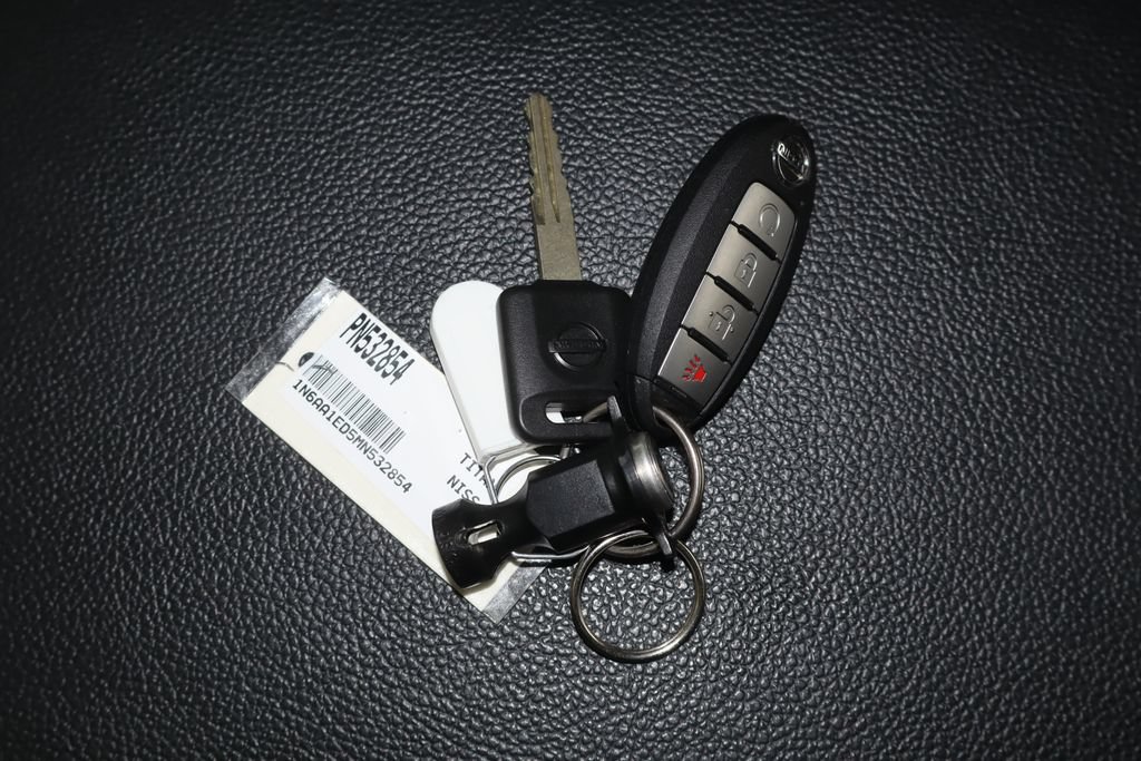 Used 2021 Nissan Titan SV w/ SV Convenience Package AWD/4WD image 42